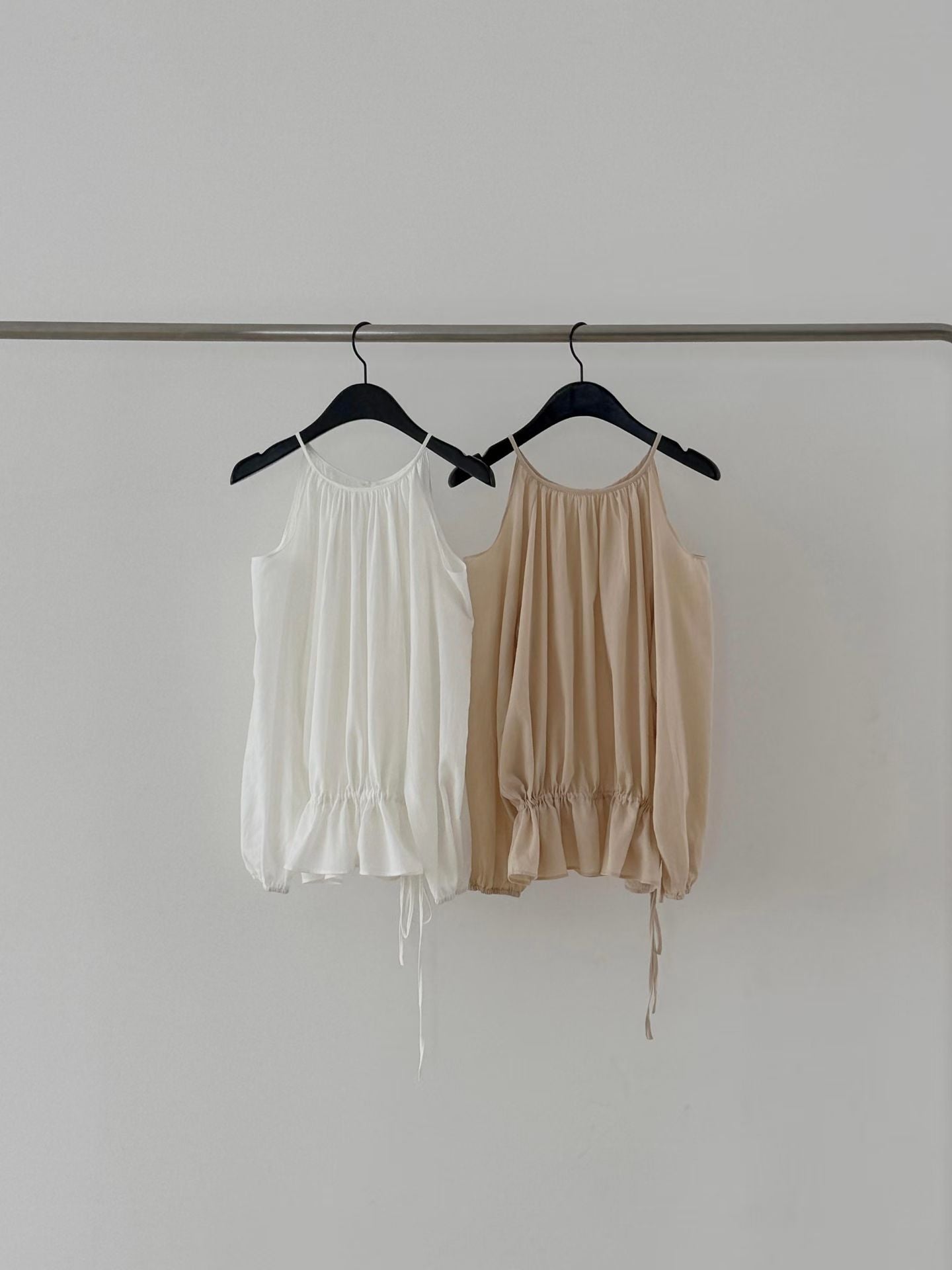 Waterfall Drape Shoulder Halter Blouse | 垂墜掛脖露肩上衣
