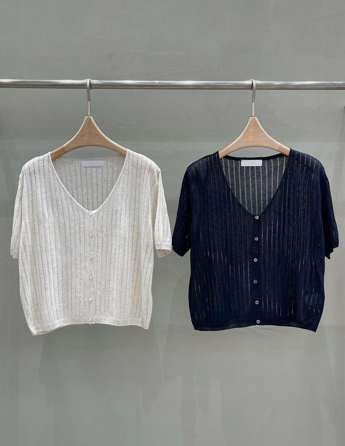 Fluted Sheer Linen Cardigan | 竪坑條紋麻質開襟外套
