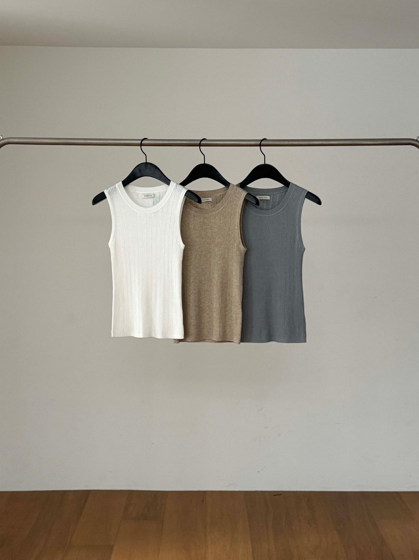 Cotton Ribbed Daily Tank | 棉質暗直紋背心