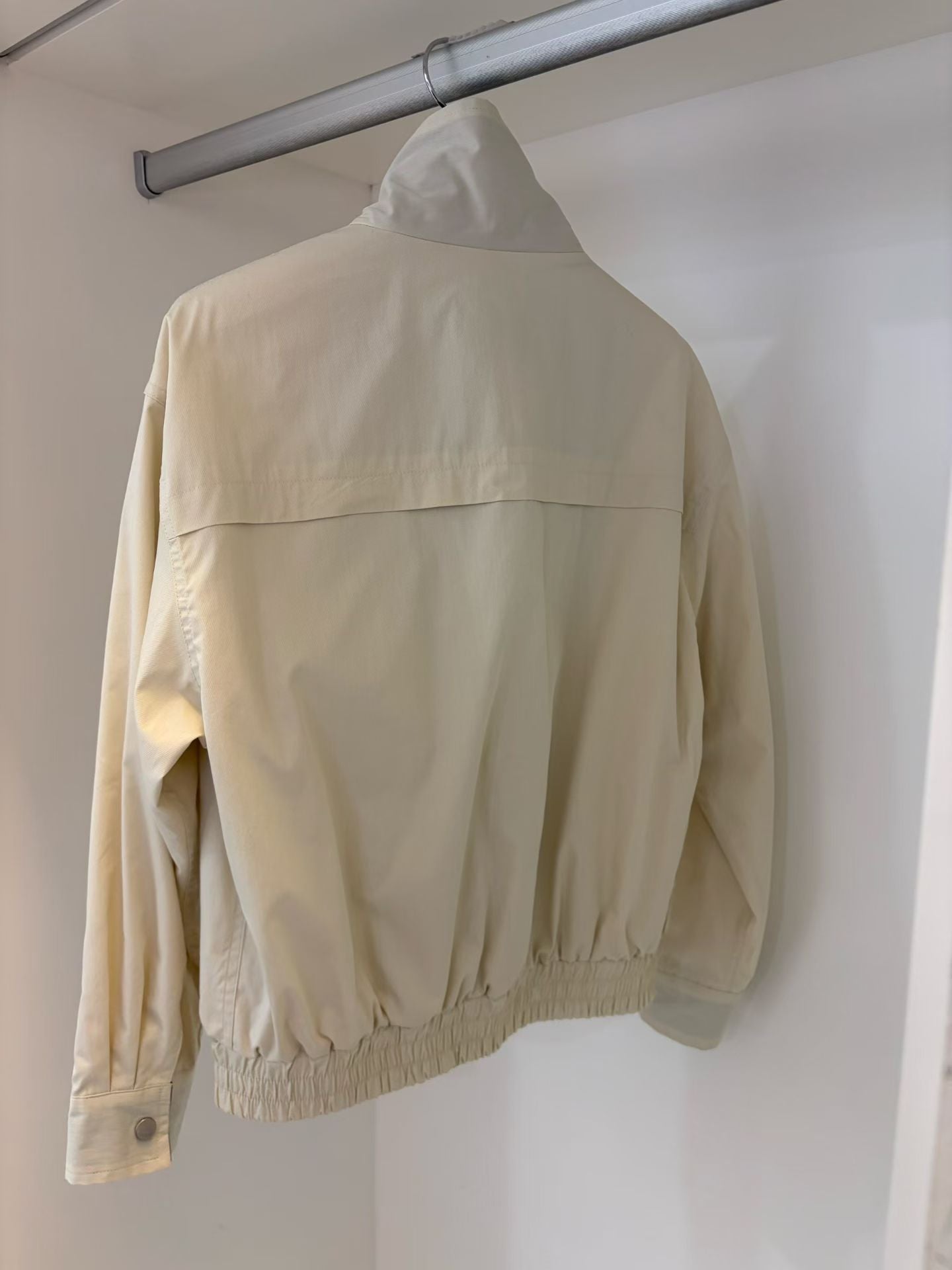 Chic Windbreaking Bomber Jacket | 設計感內拼色領口外套