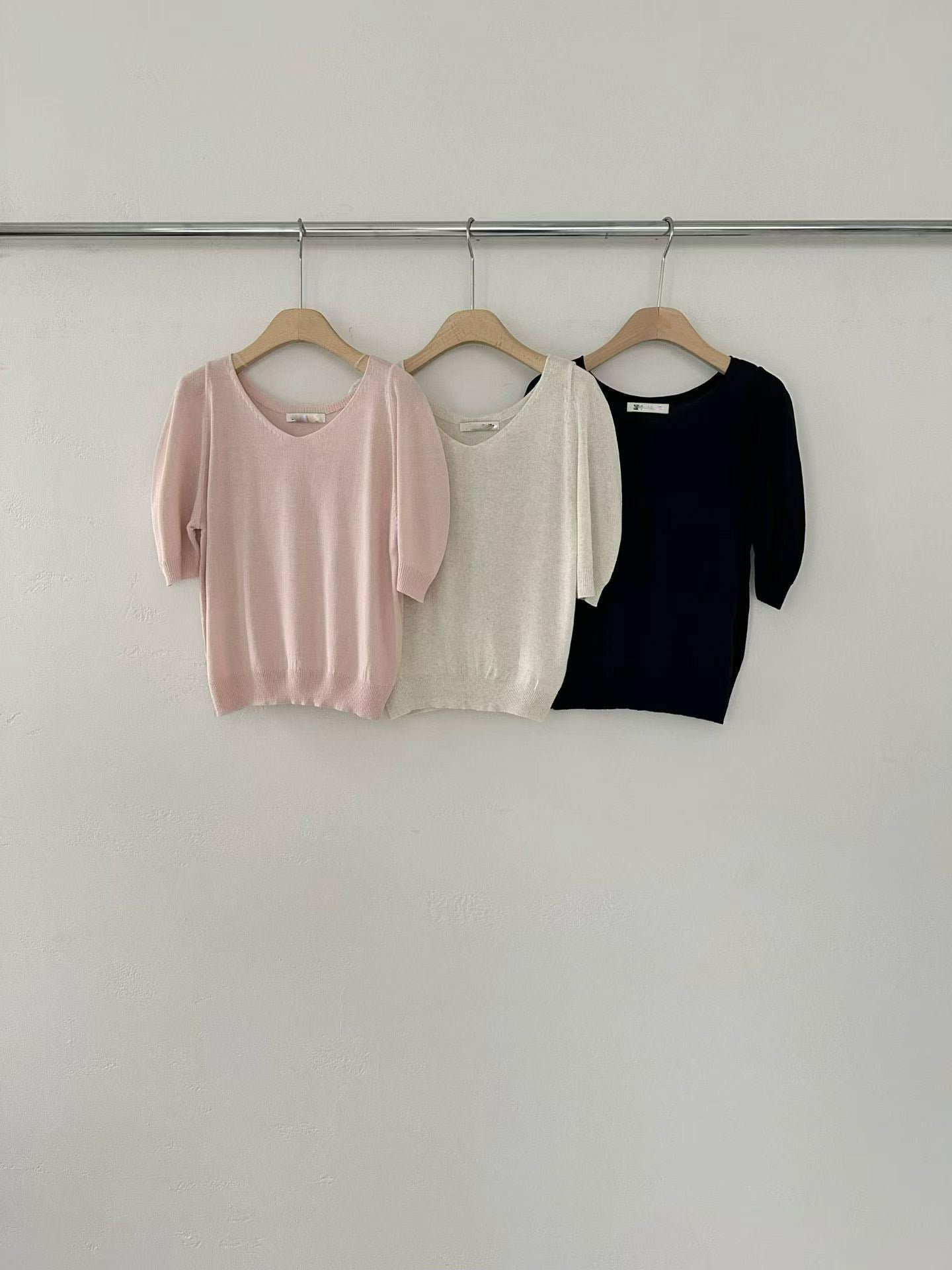 Elegant Princess Feathery Knit | 氣質微抓摺短袖薄針織