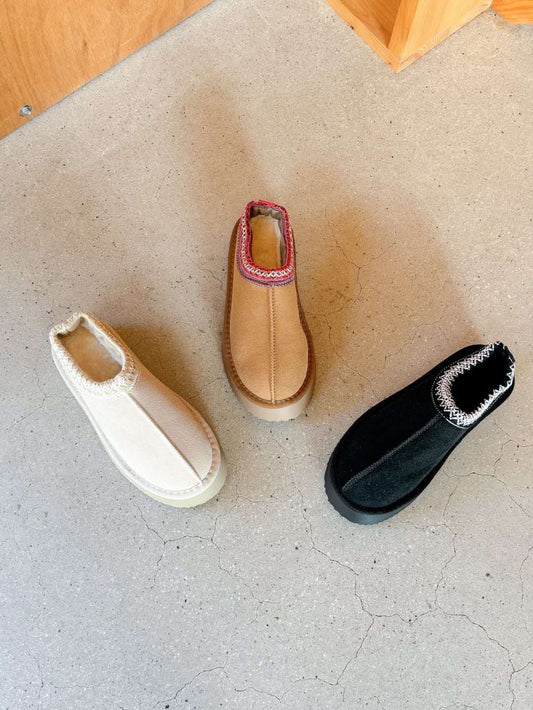Festive Fluffy Slip-ons | 刺繡圍邊毛毛鞋