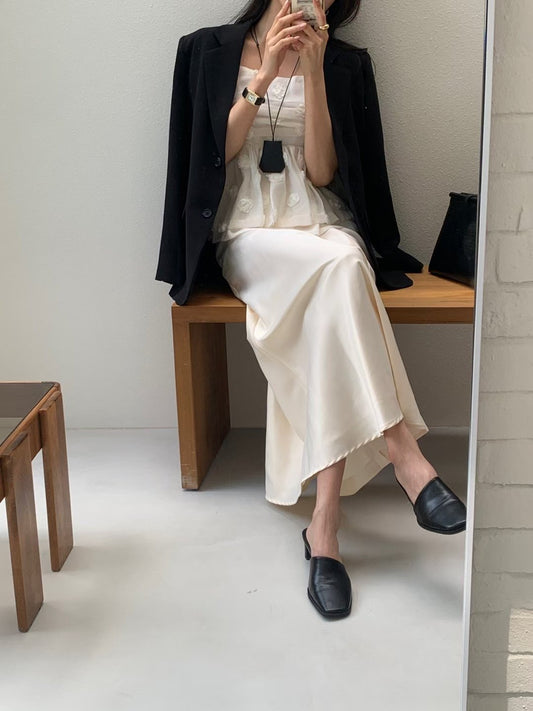 【Monotour 連線】The Most Elegant Skirt This Season