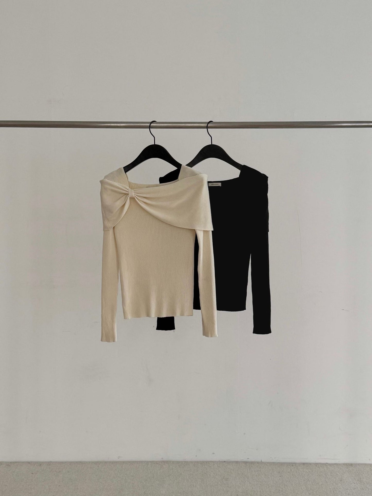 Soft Bow Spring Knit | 側蝴蝶結薄針織上衣