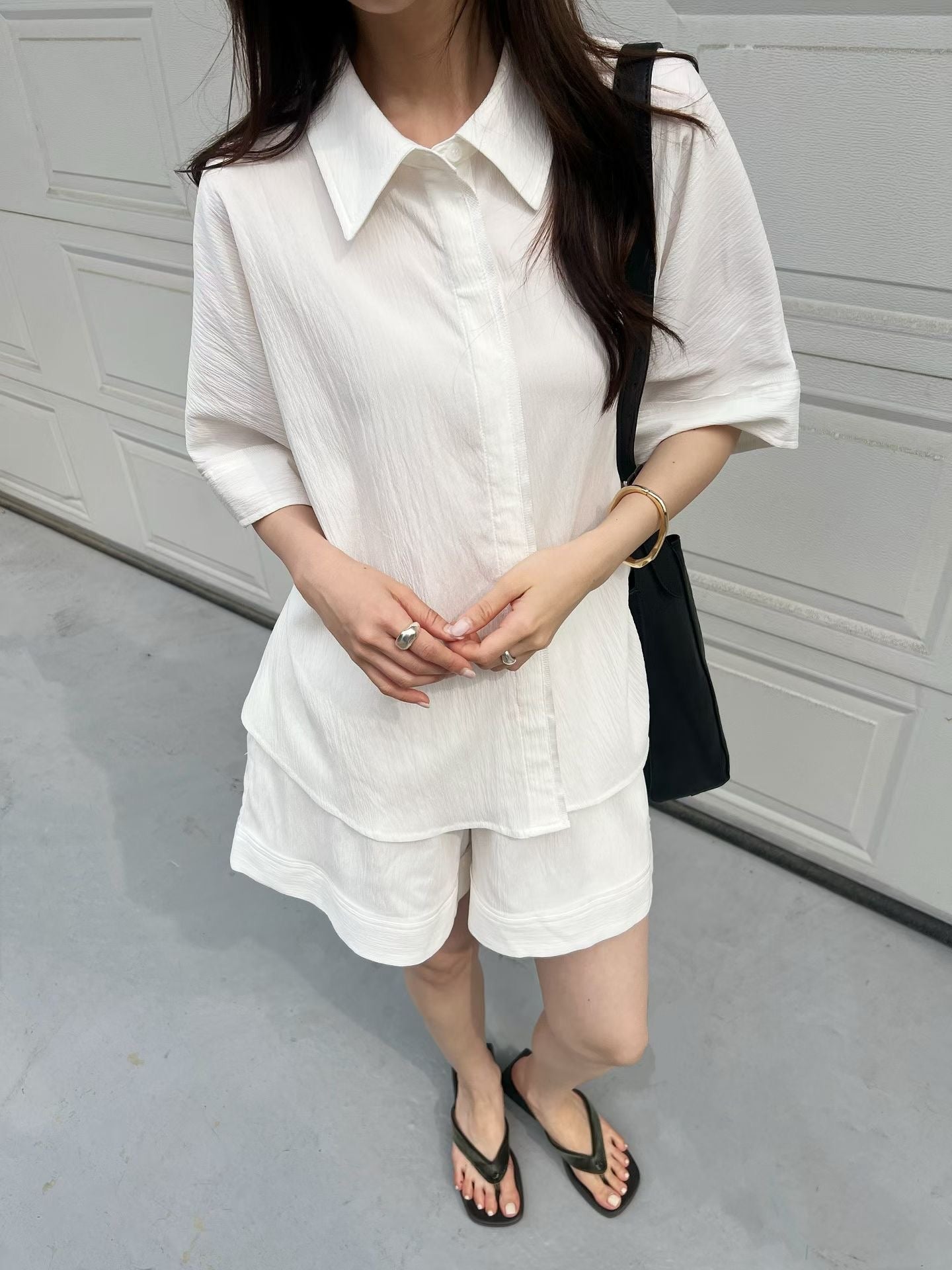 Micro-Textured Minimal Shirt | 質感豎紋極簡襯衫
