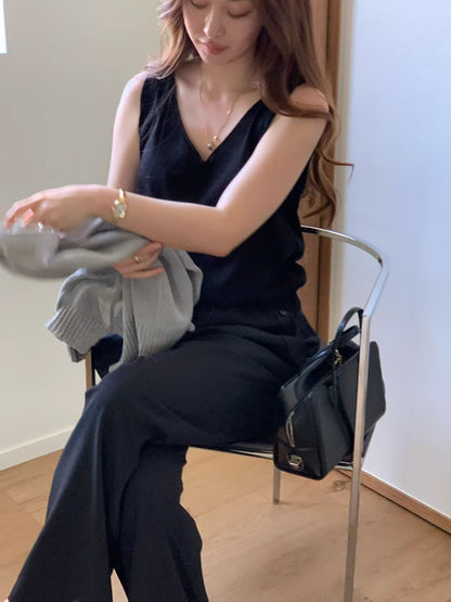 [𝑳𝒊𝒏𝒆𝒏 𝑬𝒅𝒊𝒕] 店主大愛！Elegant V-Neck Top | 輕薄基礎V領麻質背心