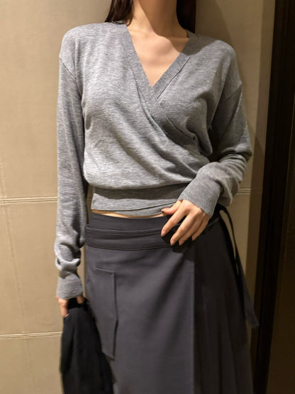 Lightweight Wool Wrap Knit | 溫柔羊毛V領交疊針織