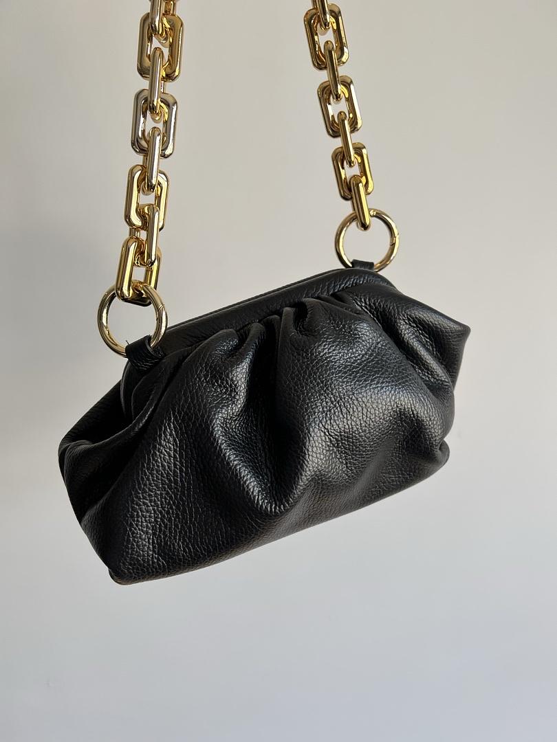 [Made in Italy] Leather Dumpling Bag w/ Gold Chain | 意大利牛皮 Gold Chain 餃子包
