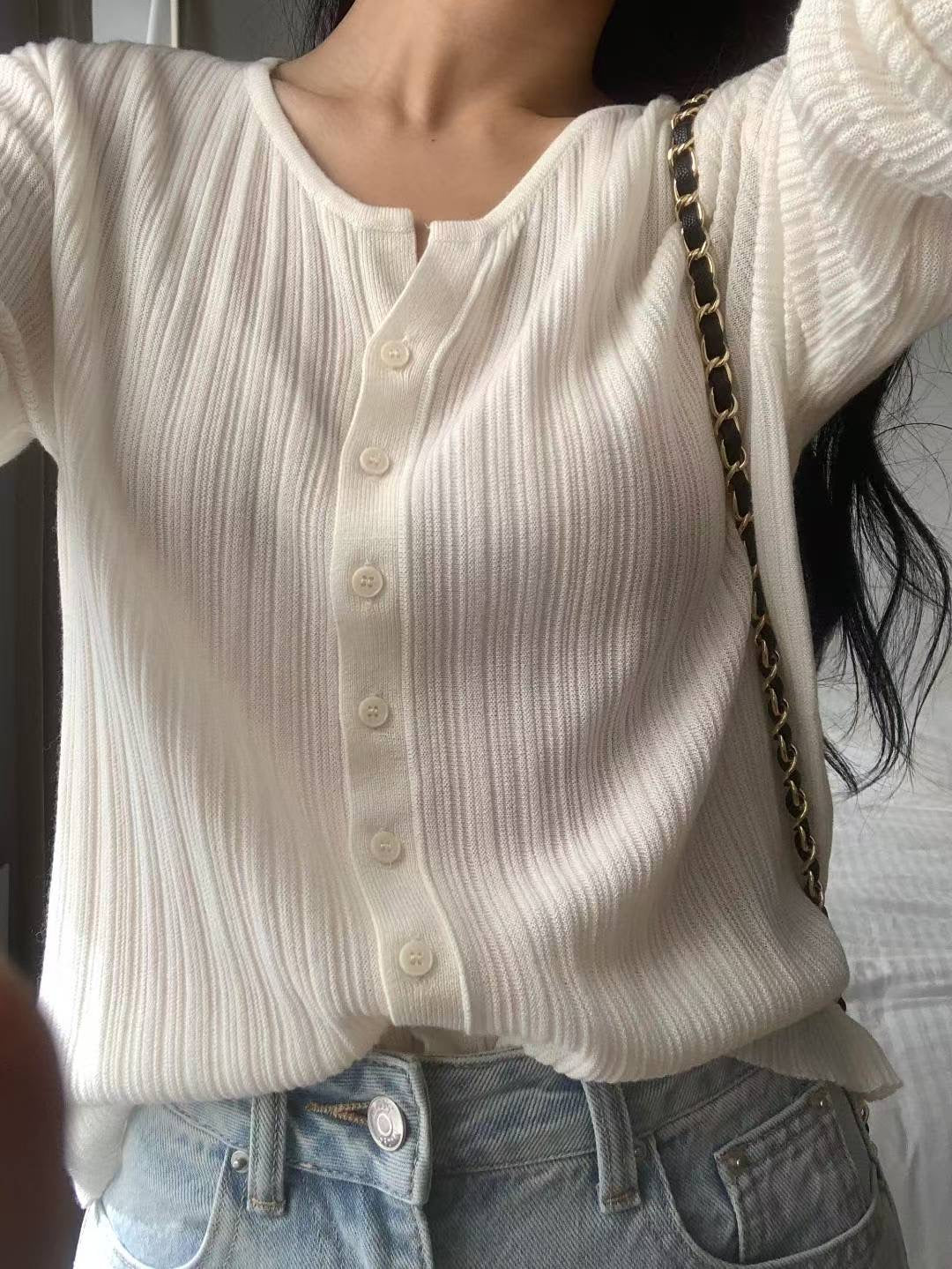 Paris Elegance Textured Cardigan | 柔軟暗直紋外套