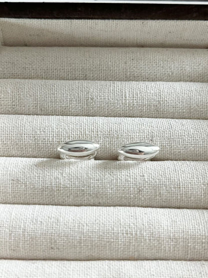 Dainty Teardrop Earrings | 米粒水滴型耳環￼