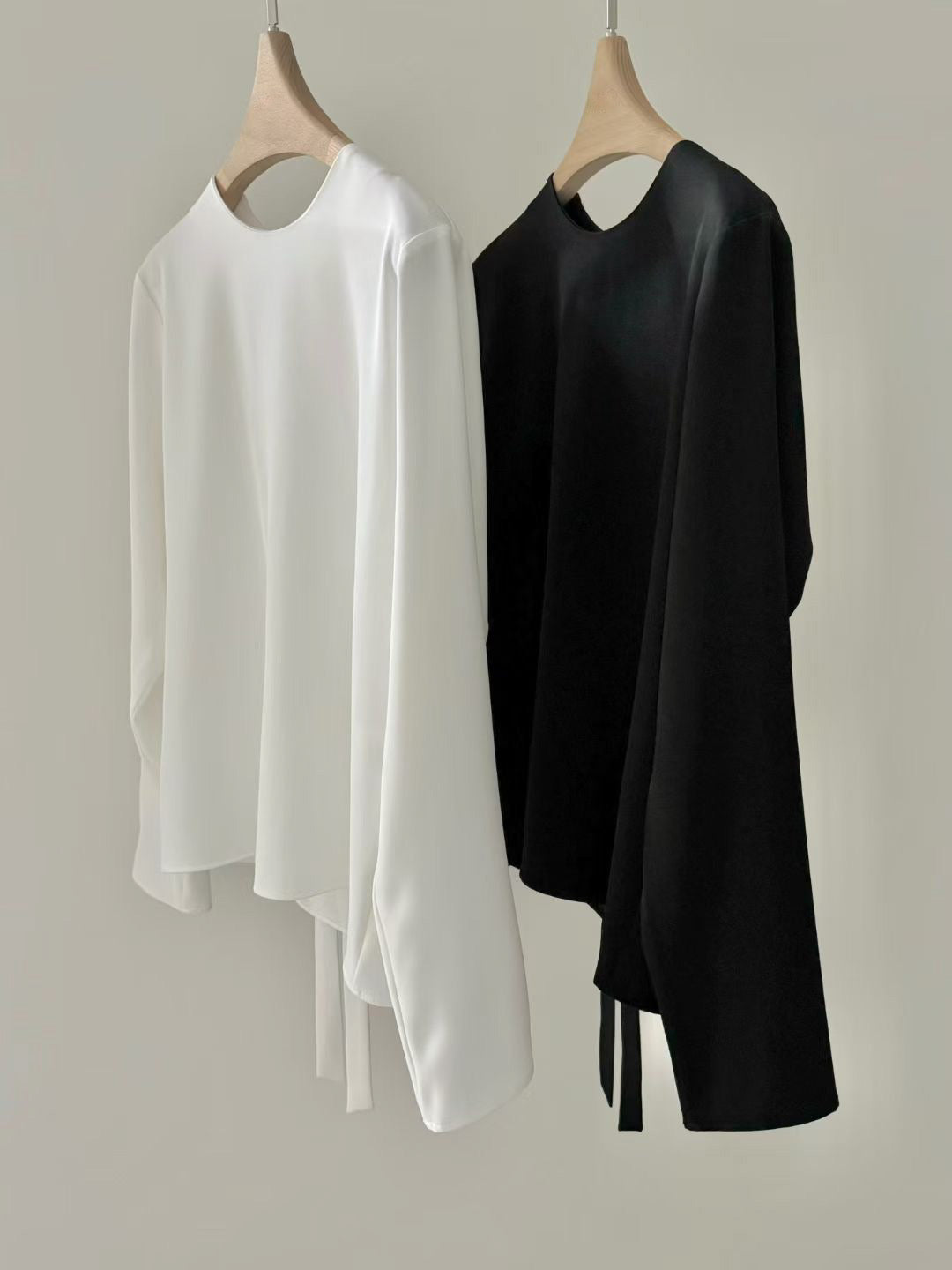暗珠光背面小心機襯衫 | Pearly Low Back Ribbon Blouse