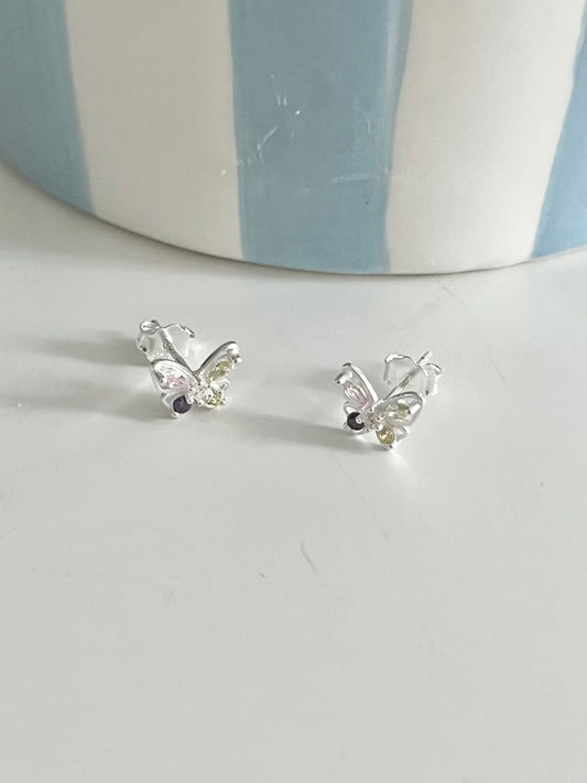 Dainty Butterfly Drop Earrings | 蝴蝶小點綴耳環￼