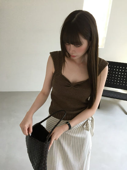 Elegant Scallop Neckline Top | 優雅貝殼領口背心
