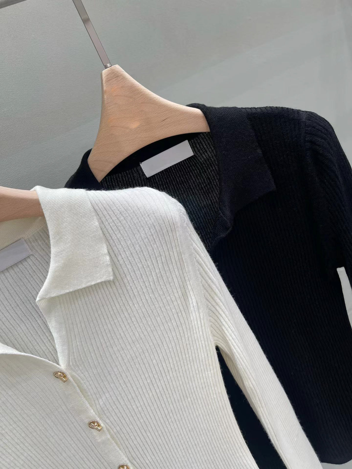 Luxuriously Soft Light Wool Button Down Knit | 柔軟羅紋輕羊毛鈕扣針織上衣