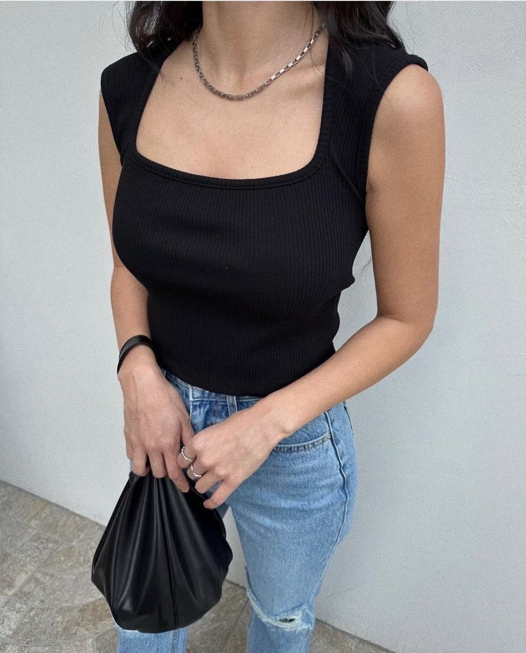 【極美胸型】Chic Neckline Basic Top | 個性美梯型領口Top