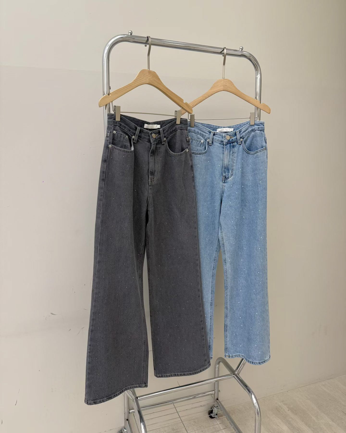 Rhinestoned Straight Leg Jeans | 筆直小碎石牛仔褲￼￼