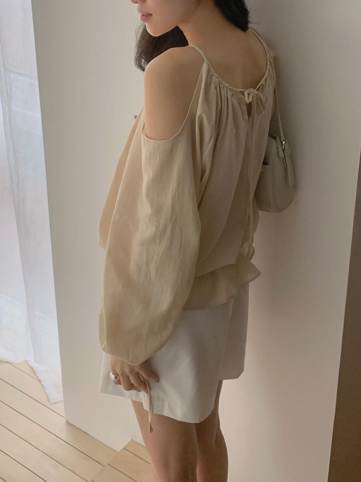 Waterfall Drape Shoulder Halter Blouse | 垂墜掛脖露肩上衣
