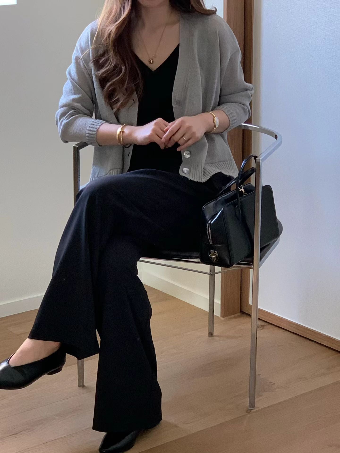 [𝑳𝒊𝒏𝒆𝒏 𝑬𝒅𝒊𝒕] 店主大愛！Elegant V-Neck Top | 輕薄基礎V領麻質背心