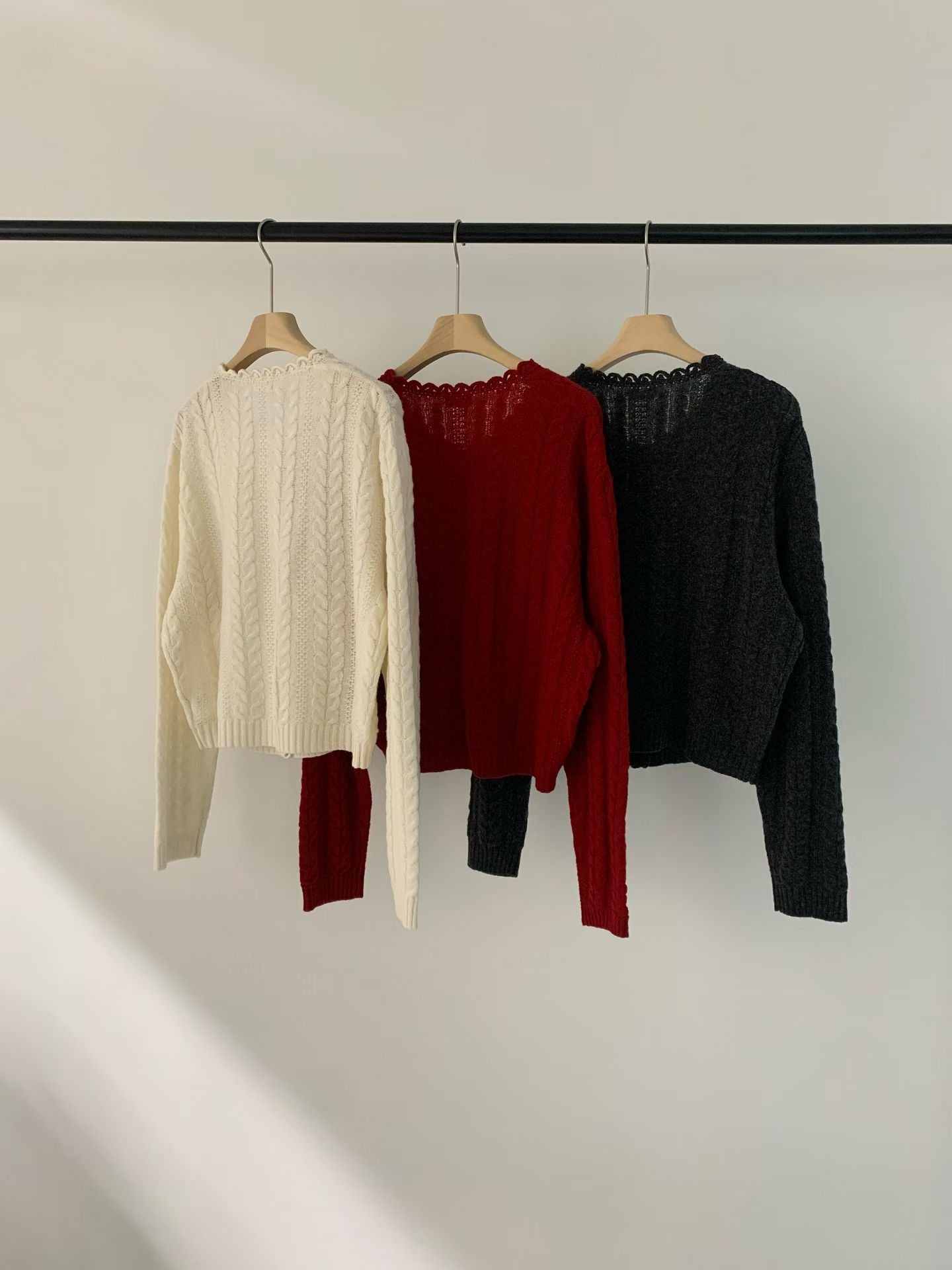 Delicate Floral Lace Cardigan | 精緻蕾絲滾邊針織外套