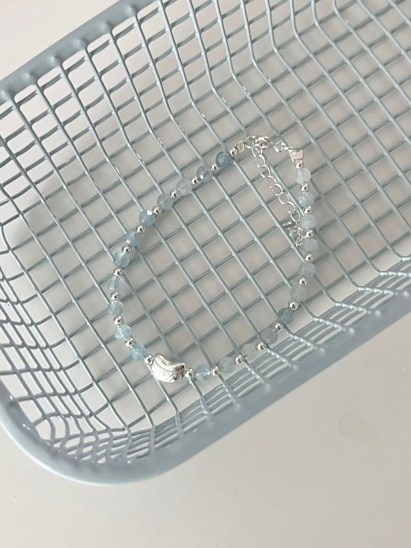 Misty Ice Blue Beaded Bracelet | 冰霧藍串珠手鏈
