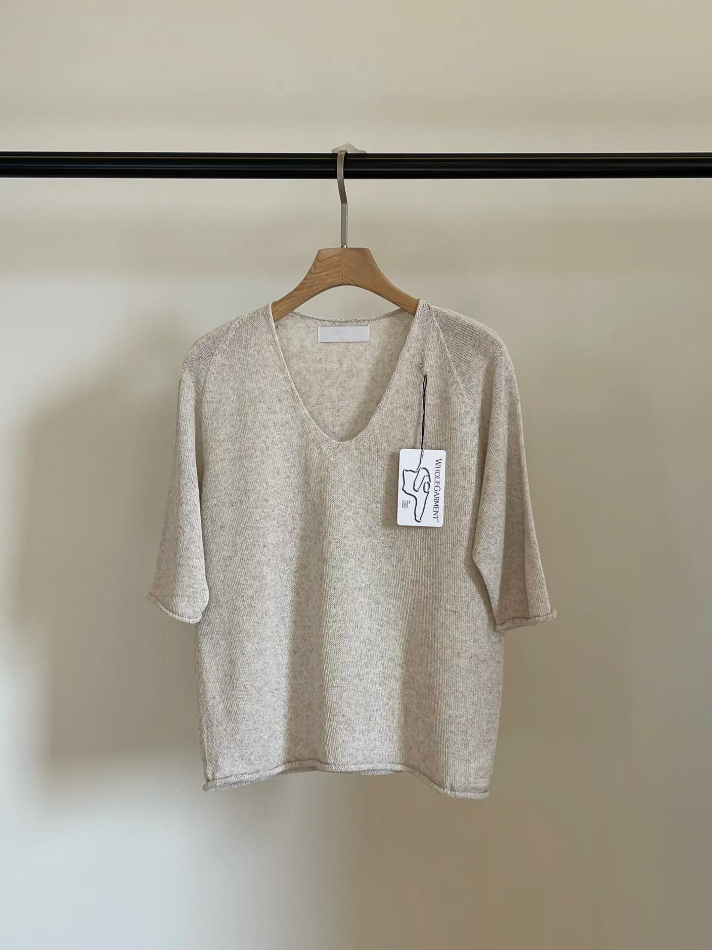 [𝑳𝒊𝒏𝒆𝒏 𝑬𝒅𝒊𝒕] Wholegarment Classic V Neck Linen Knit