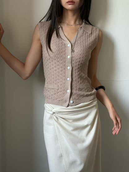 Collared Weaving Patterned Top | 翻領鈎針格紋背心上衣