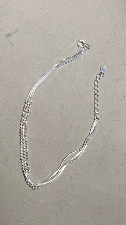Twisting x Micro Bead Duo Flowy Bracelet