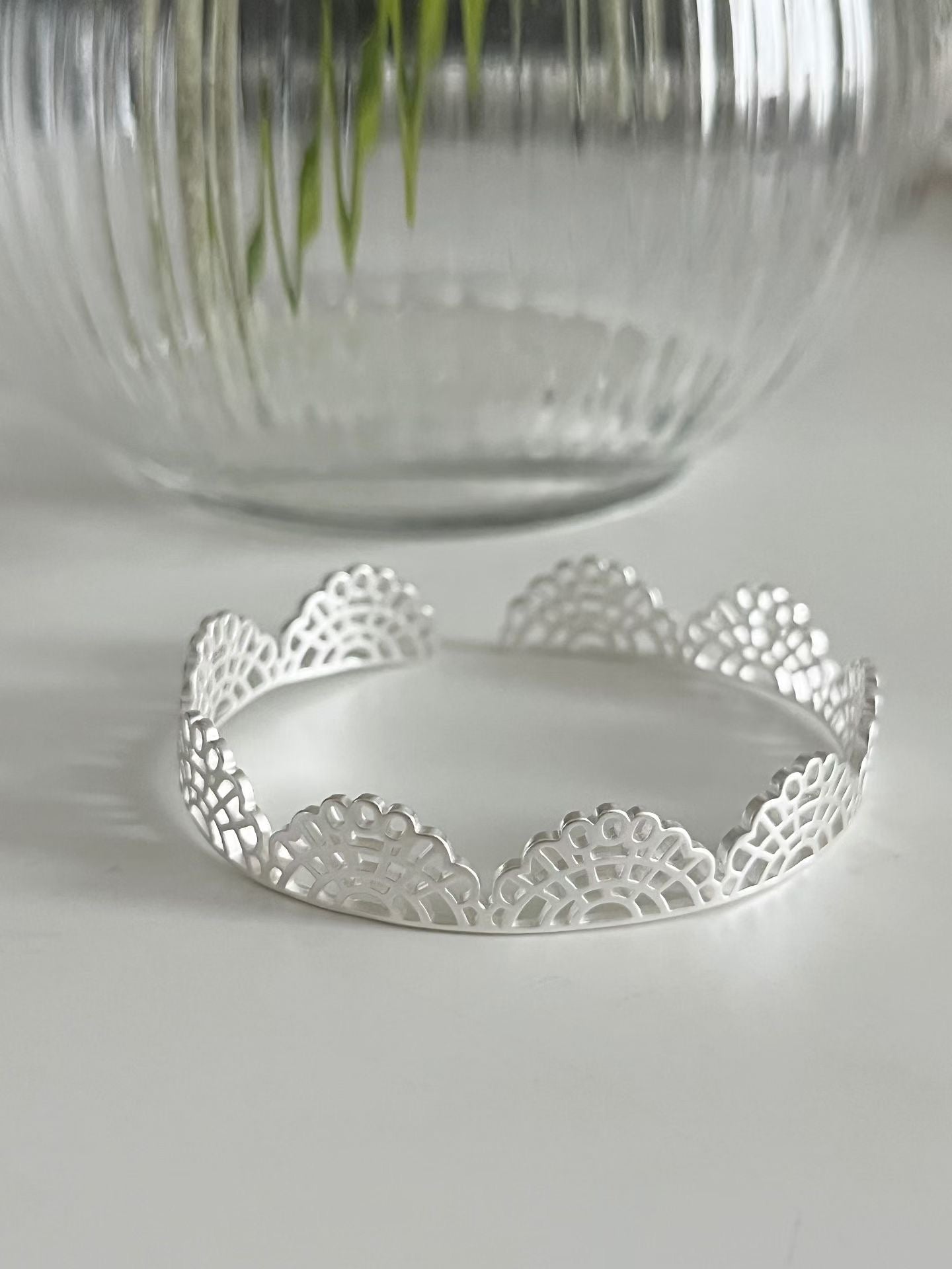 Carved Floral Crown Bangle | 花冠雕刻手鈪￼