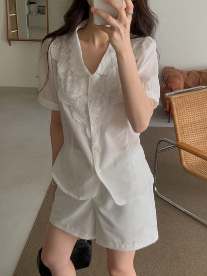 Floral Lace Short Sleeved Blouse | 繡花蕾絲短袖襯衫