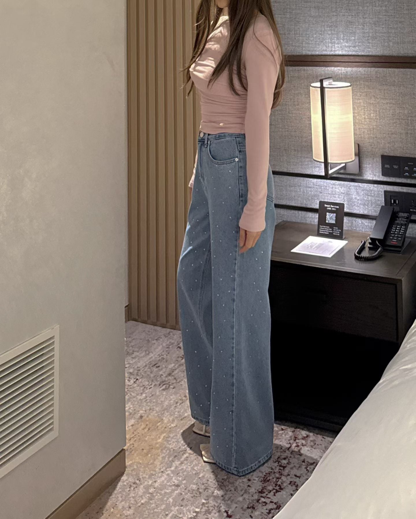 Rhinestoned Straight Leg Jeans | 筆直小碎石牛仔褲￼￼