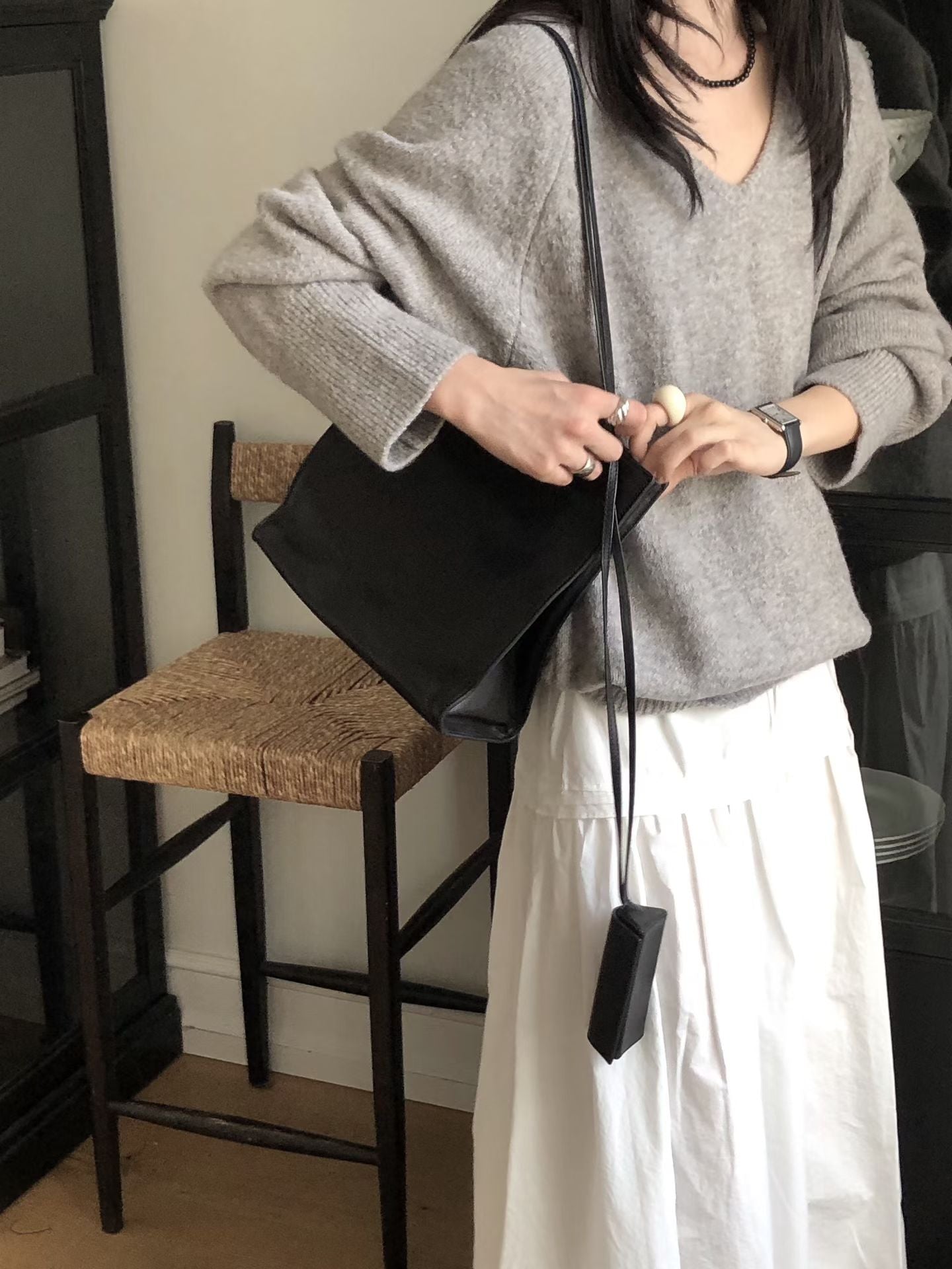 【Monotour 連線】Fluffy Alpaca V-Neck Knit