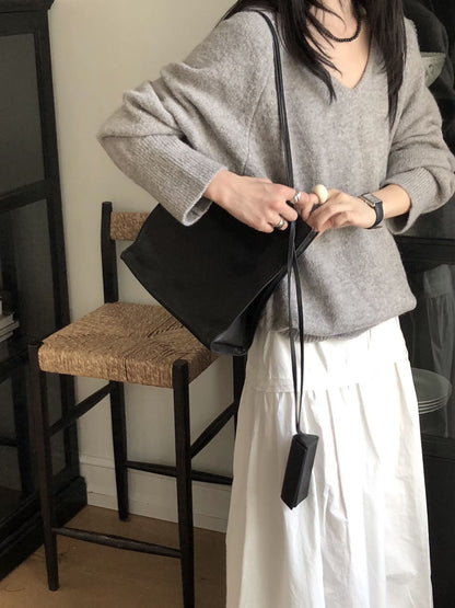 【Monotour 連線】Fluffy Alpaca V-Neck Knit