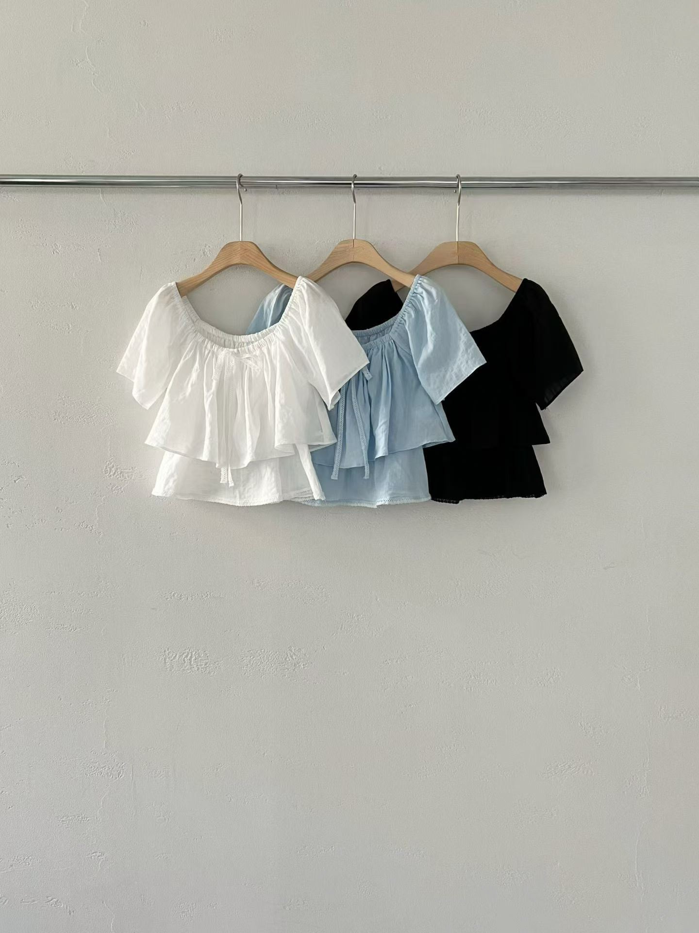 Layered Ruffle Cloud Blouse |  疊層荷葉邊上衣