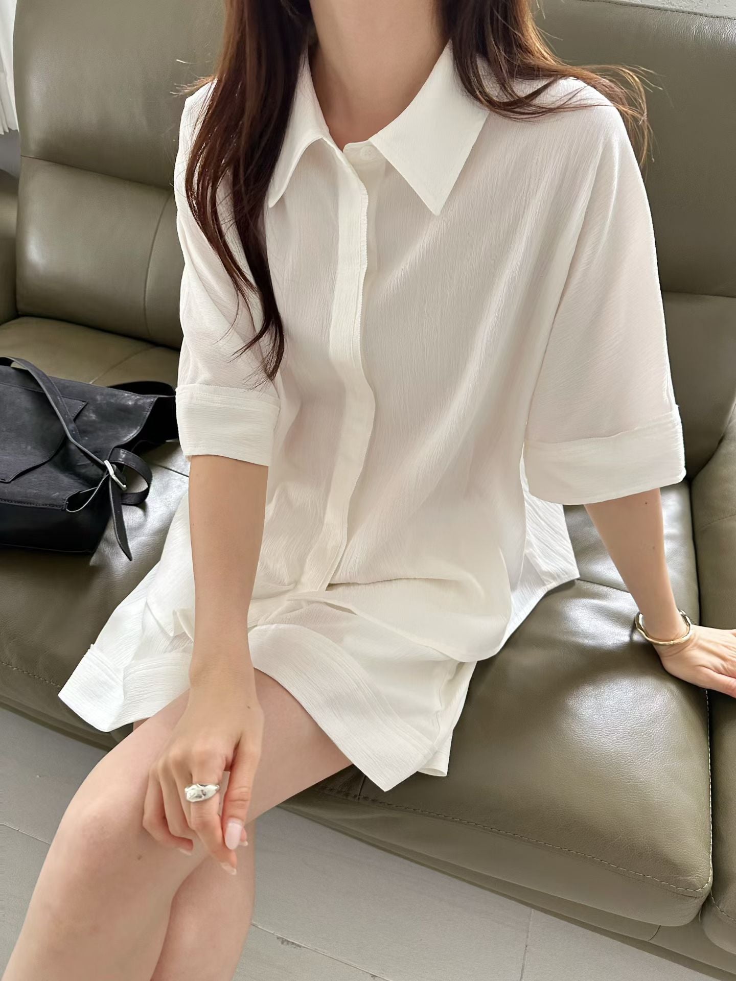 Micro-Textured Minimal Shirt | 質感豎紋極簡襯衫