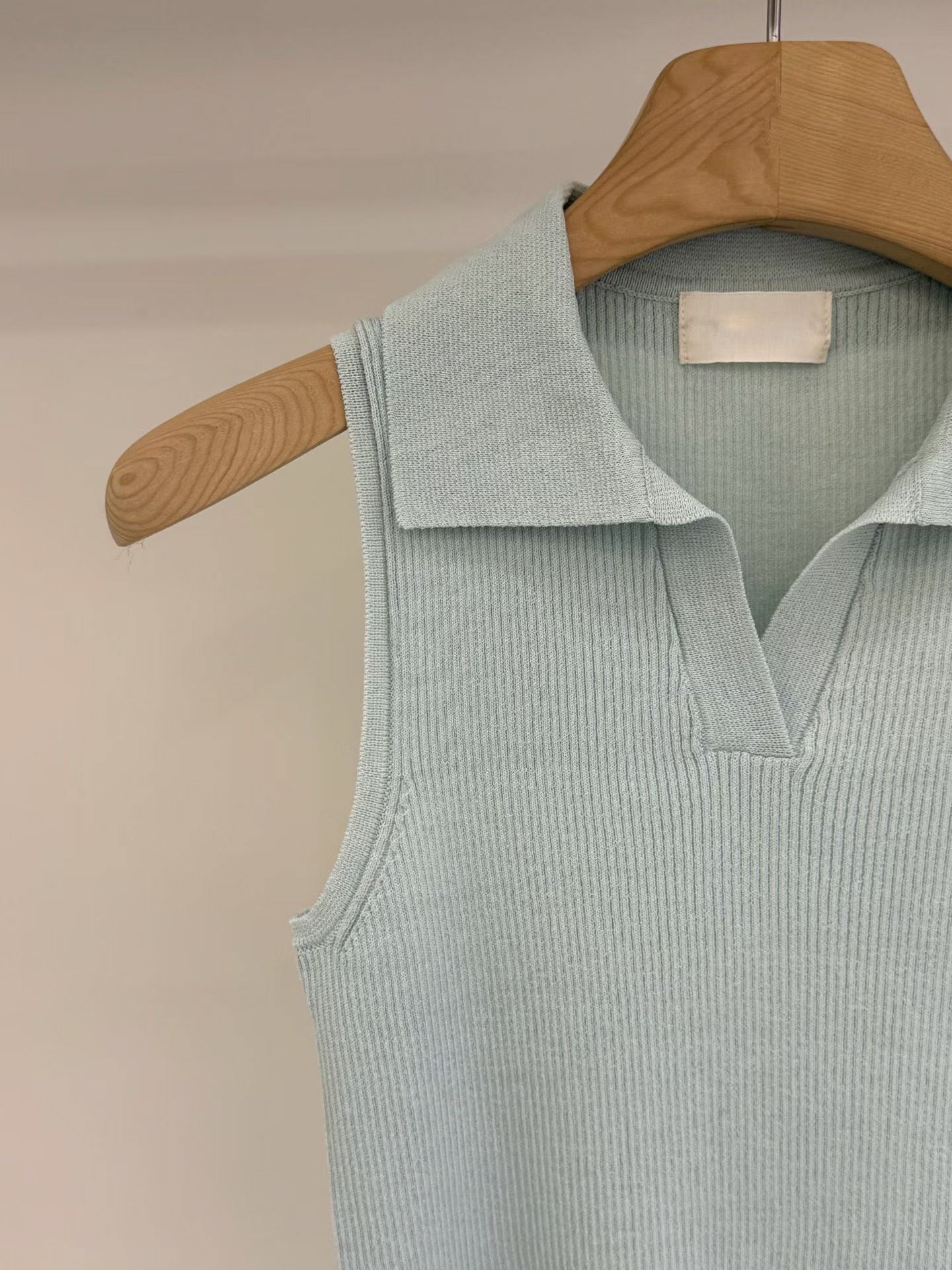Collared Summer Linen Knit Vest | 夏日混麻質翻領針織背心
