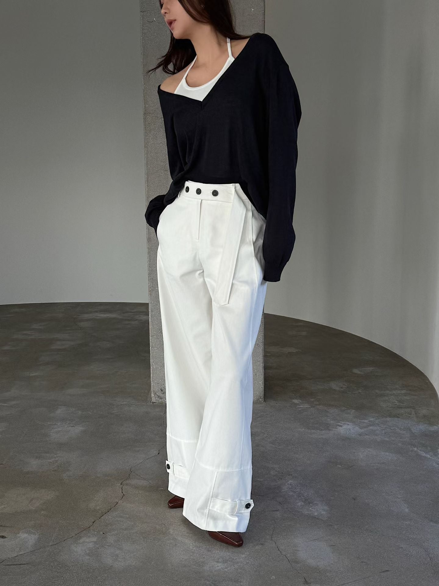 [超薄大V針織] Airy Deep V Knit