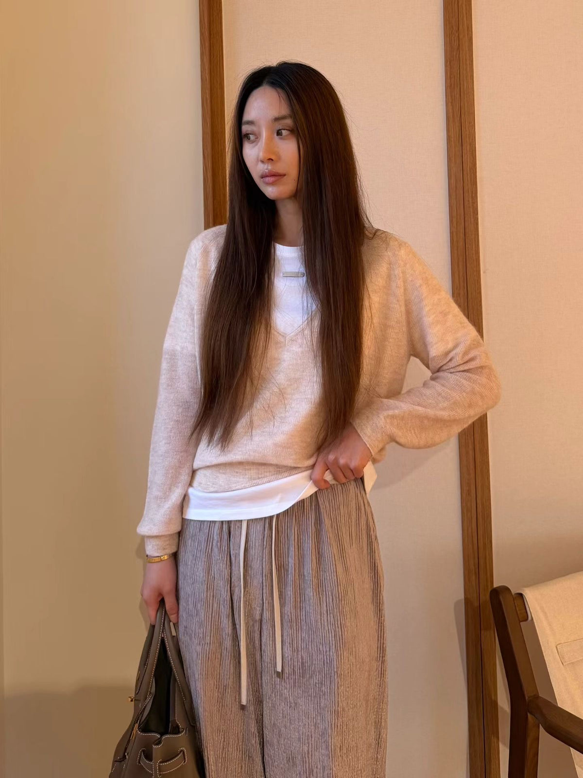 Satin Sheen Pleated Flexi Pants | 微緞感皺褶寬鬆直筒長褲