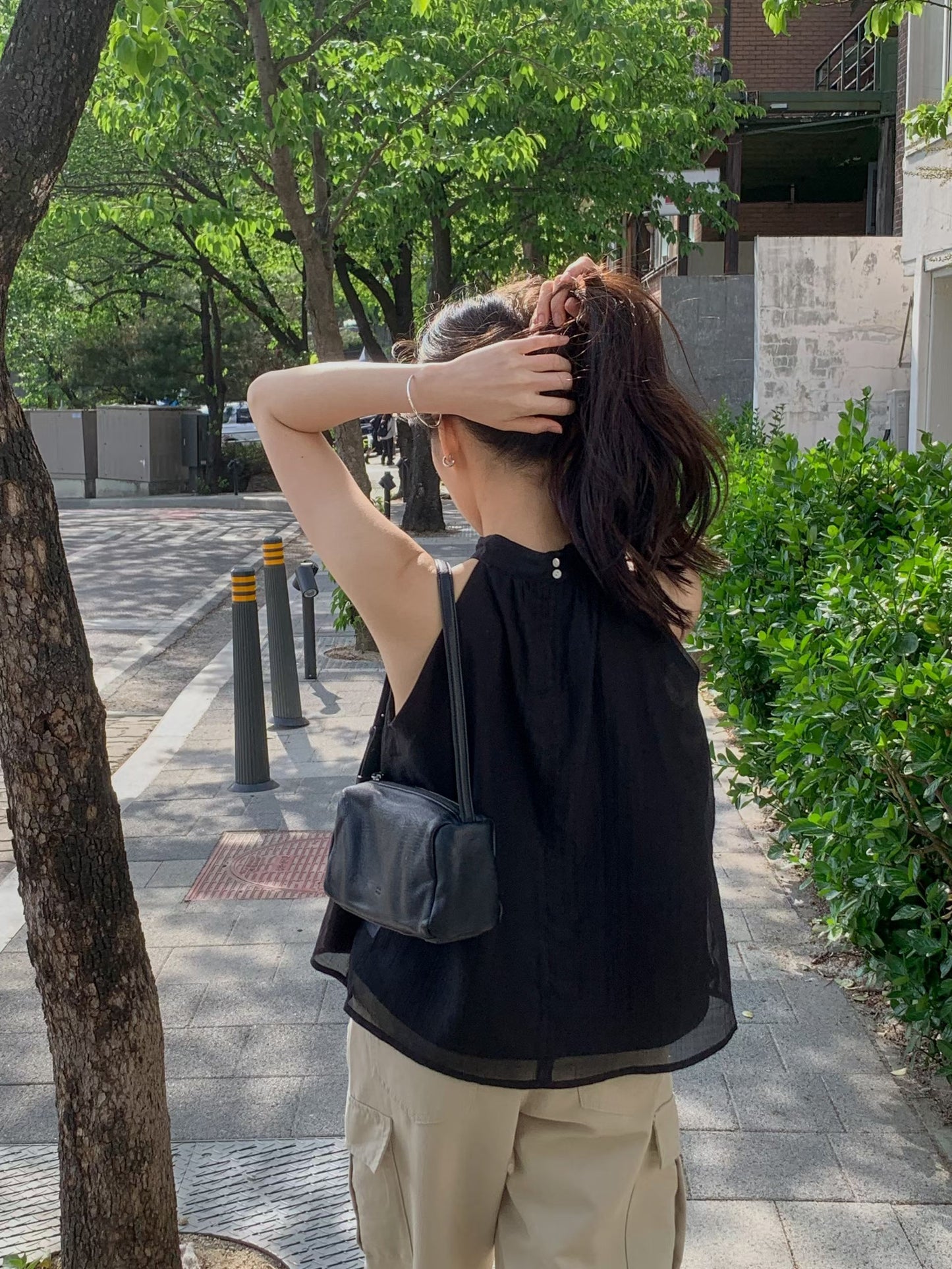 Textured Layer Halter Top | 暗紋理掛脖背心