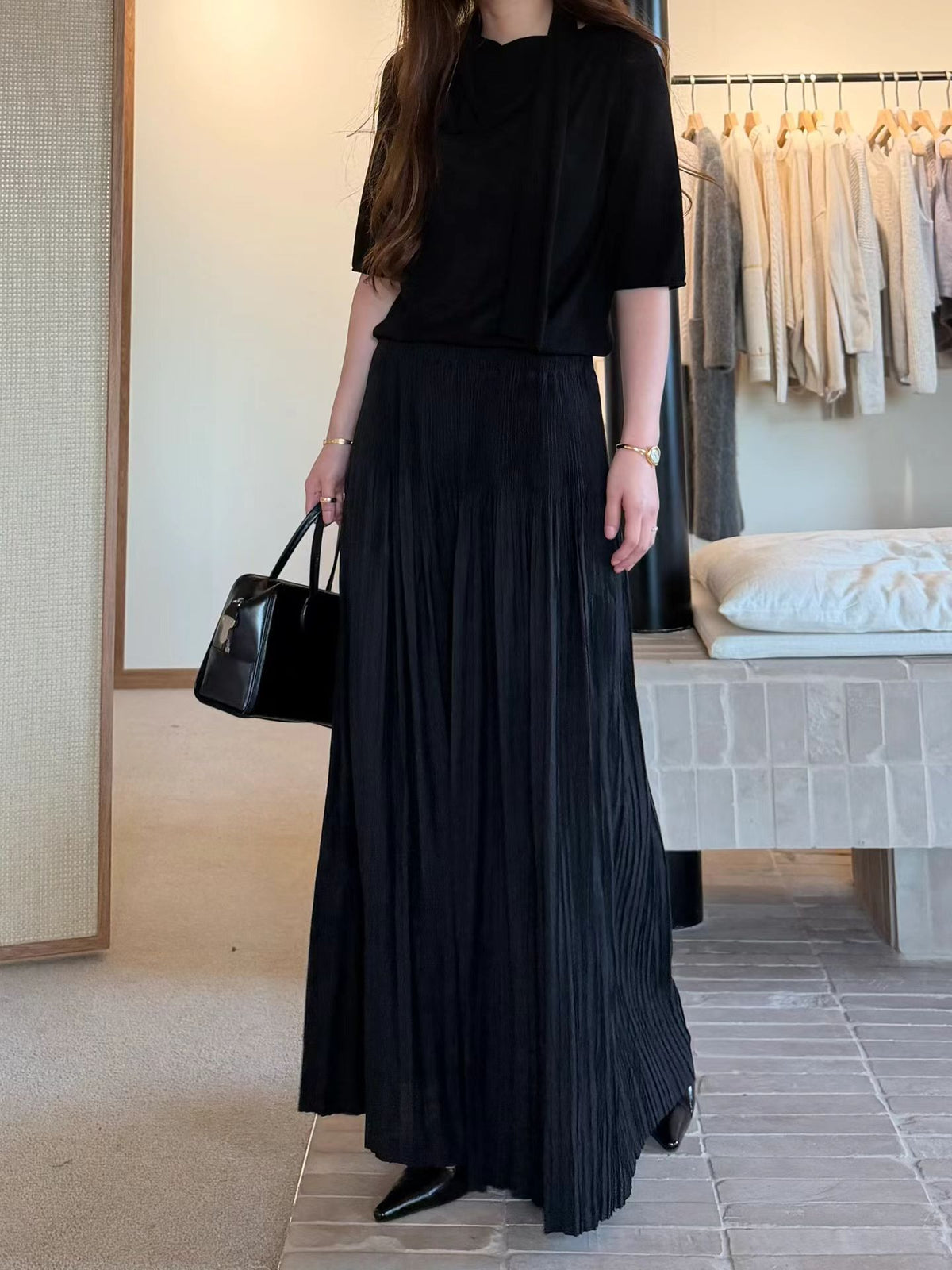 Breezy Tie-Neck Linen Knit | 領結細節麻質輕薄針織上衣