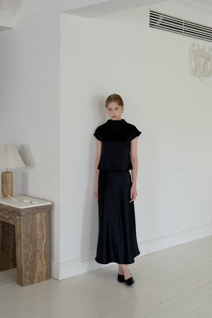 【Monotour 連線】絲滑小飛袖 Silky Capped Sleeves Blouse