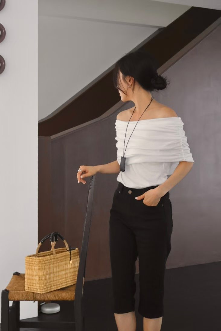 Off-Shoulder Tencel Ruched Top | 天絲抓皺露肩上衣