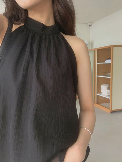 Textured Layer Halter Top | 暗紋理掛脖背心