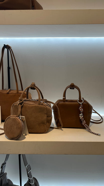 【Monotour 連線】Bucks & Leather Mini Lambskin Lunchbox Bag