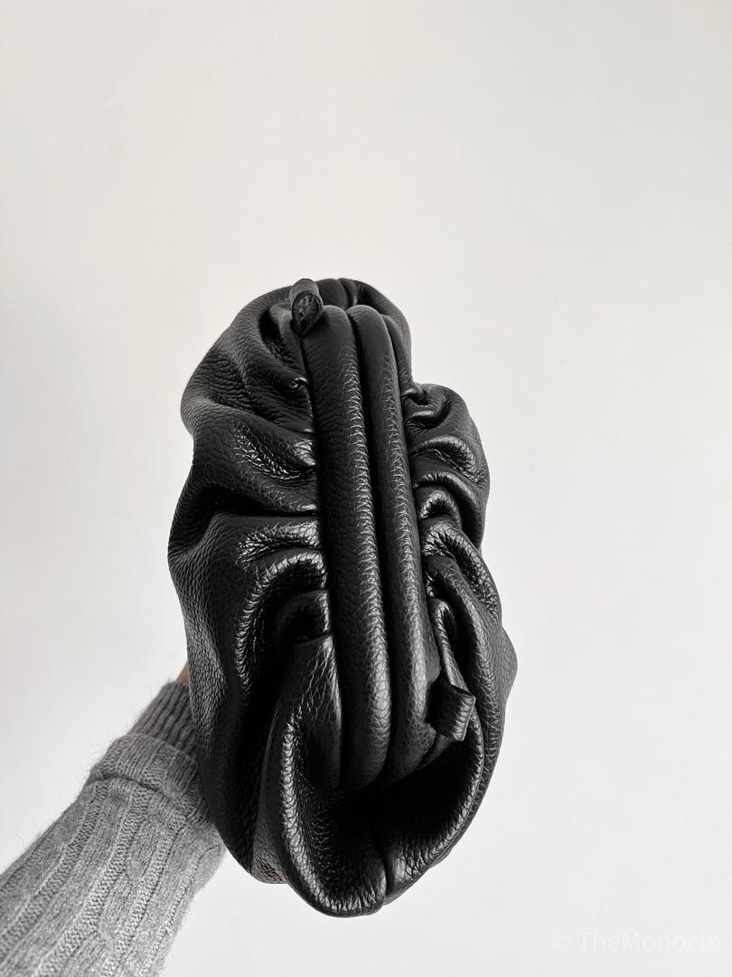 [Made in Italy] Leather Dumpling Bag w/ Gold Chain | 意大利牛皮 Gold Chain 餃子包