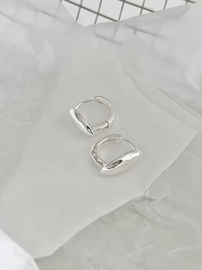 Dainty Teardrop Earrings | 米粒水滴型耳環￼