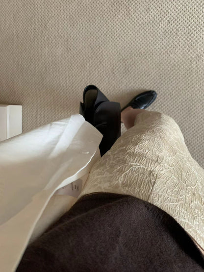 Soft Misty Timber Embossed Skirt | 霧感柔軟提花織布半身裙