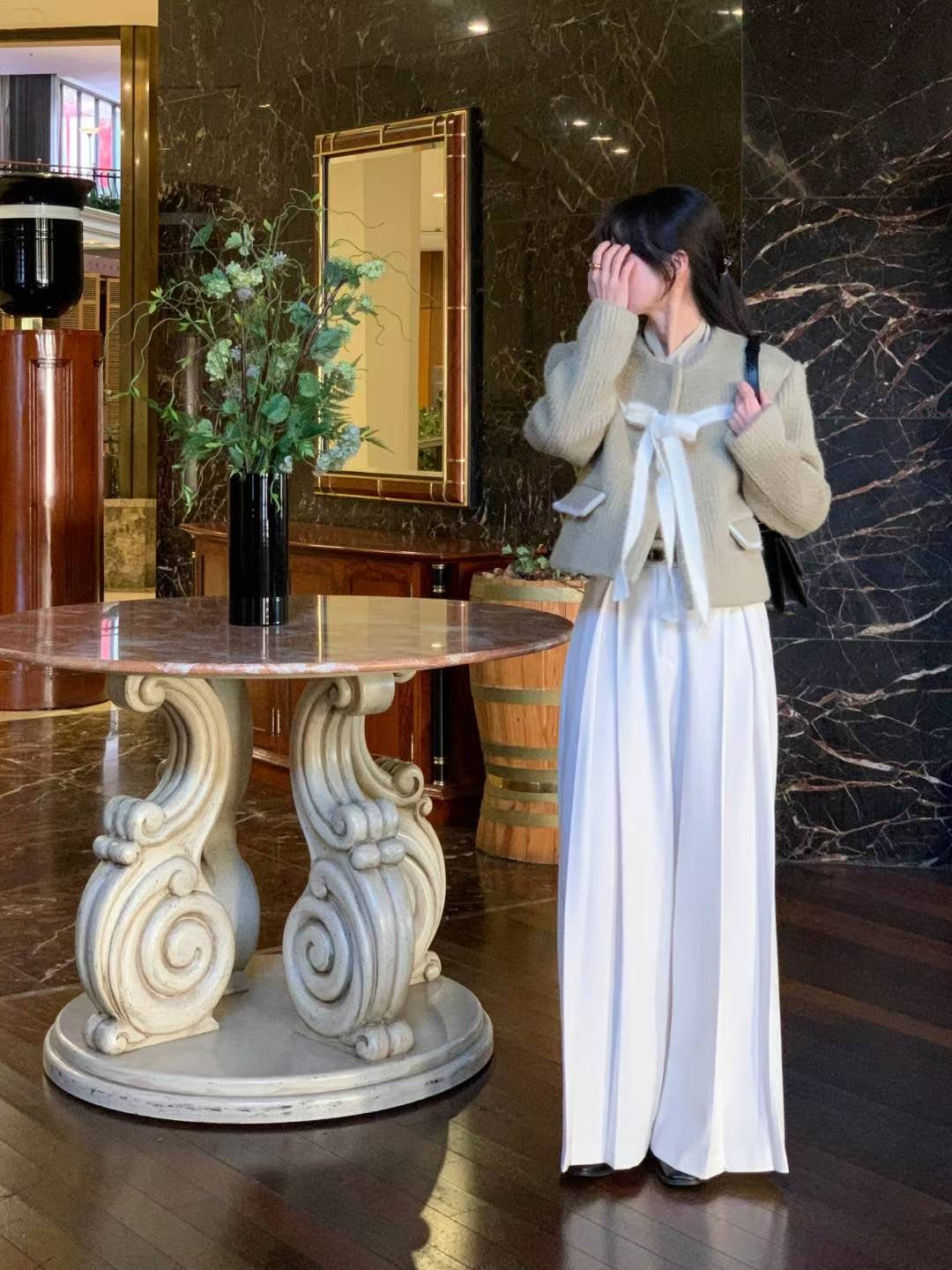 Elegant Pleats Pants | 輕柔內摺闊腳褲