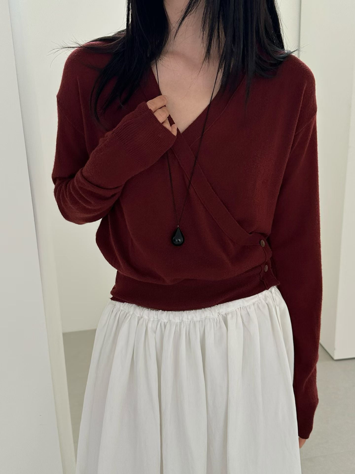Lightweight Wool Wrap Knit | 溫柔羊毛V領交疊針織