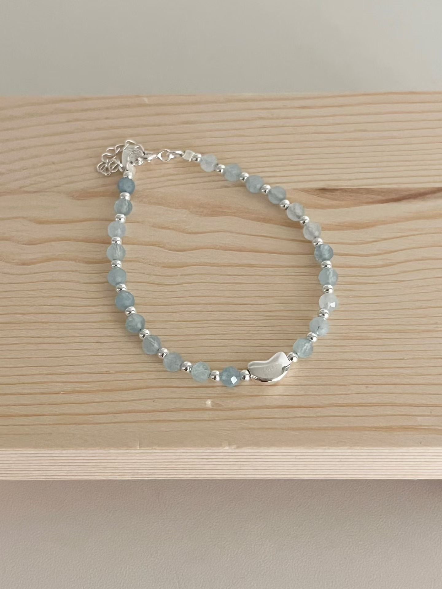 Misty Ice Blue Beaded Bracelet | 冰霧藍串珠手鏈