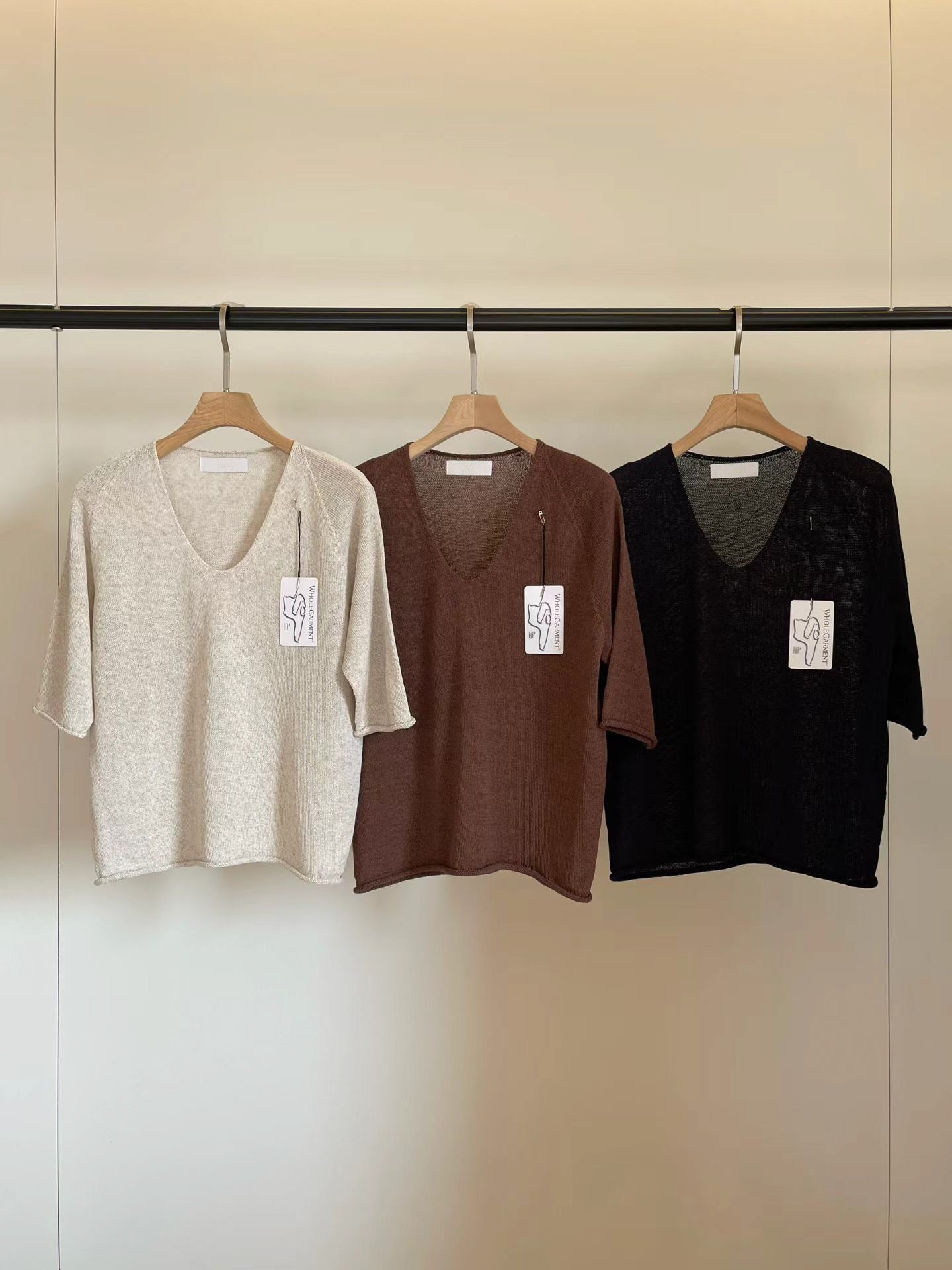 [𝑳𝒊𝒏𝒆𝒏 𝑬𝒅𝒊𝒕] Wholegarment Classic V Neck Linen Knit